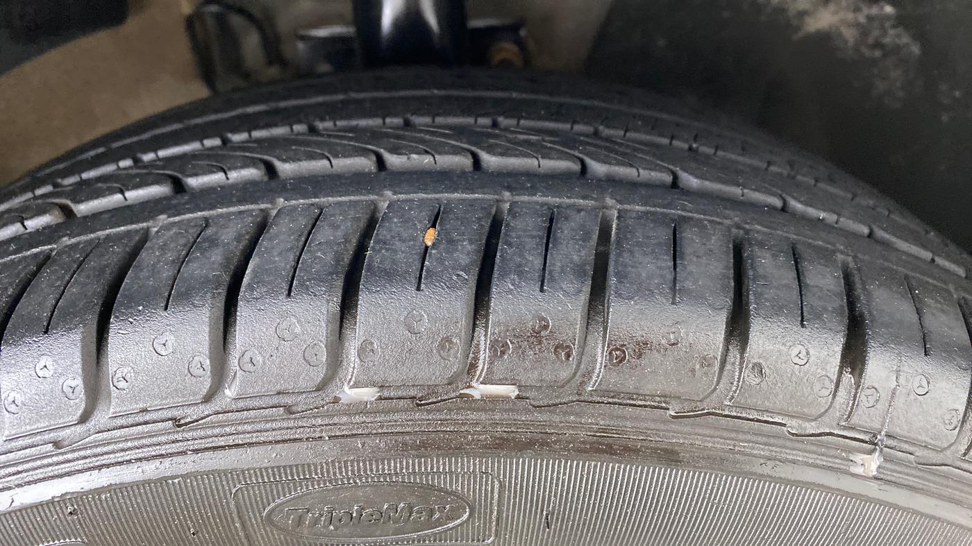 2018 Volkswagen Polo HIGHLINE PLUS 1.5L DIESEL, Diesel, Manual, 36,339 km, Right Front Tyre Tread