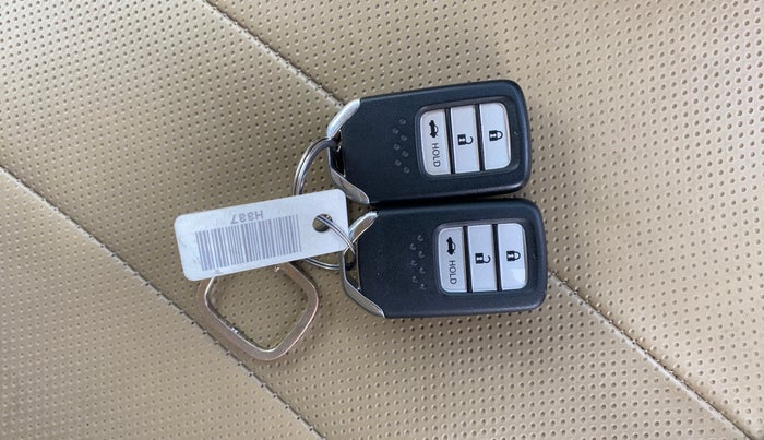 2024 Honda Amaze 1.2L I-VTEC VX, Petrol, Manual, 19,948 km, Key Close Up