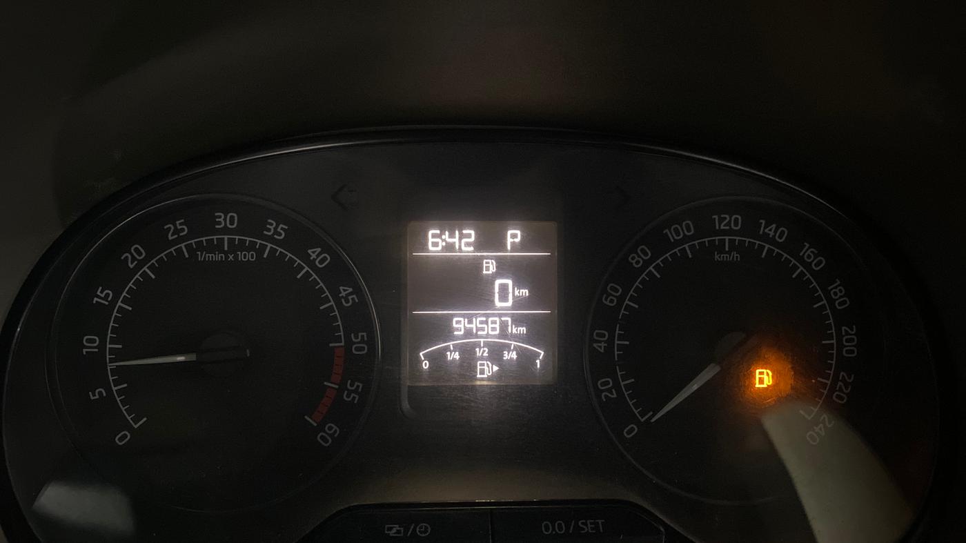 2015 Skoda Rapid 1.5 TDI CR ELEGANCE AT, Diesel, Automatic, 94,541 km, Odometer Image