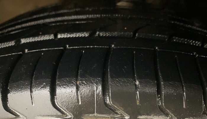 2015 Skoda Rapid 1.5 TDI CR ELEGANCE AT, Diesel, Automatic, 94,541 km, Right Front Tyre Tread