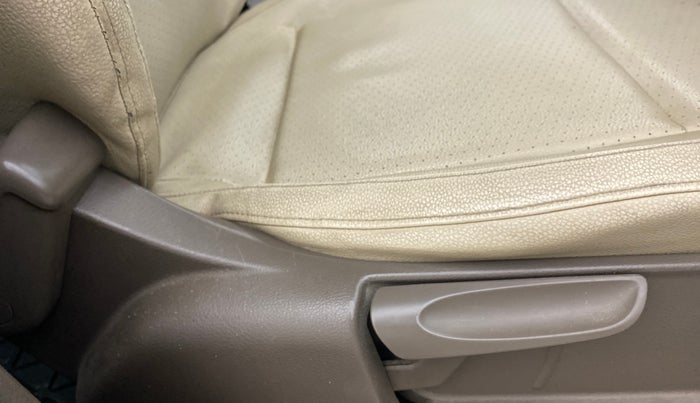 2015 Skoda Rapid 1.5 TDI CR ELEGANCE AT, Diesel, Automatic, 94,541 km, Driver Side Adjustment Panel