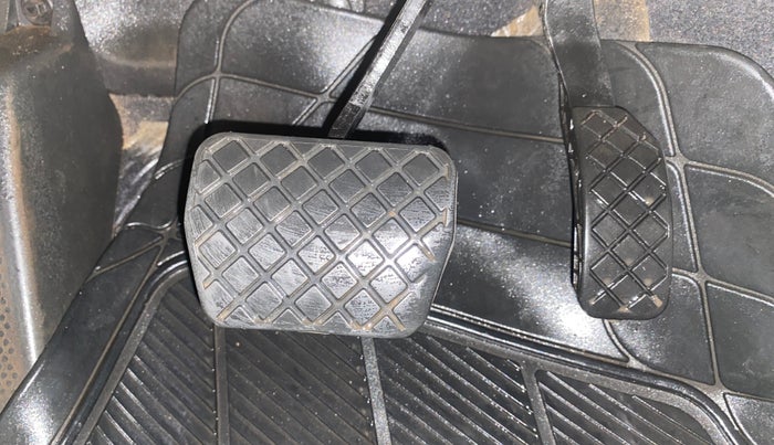 2015 Skoda Rapid 1.5 TDI CR ELEGANCE AT, Diesel, Automatic, 94,541 km, Pedals