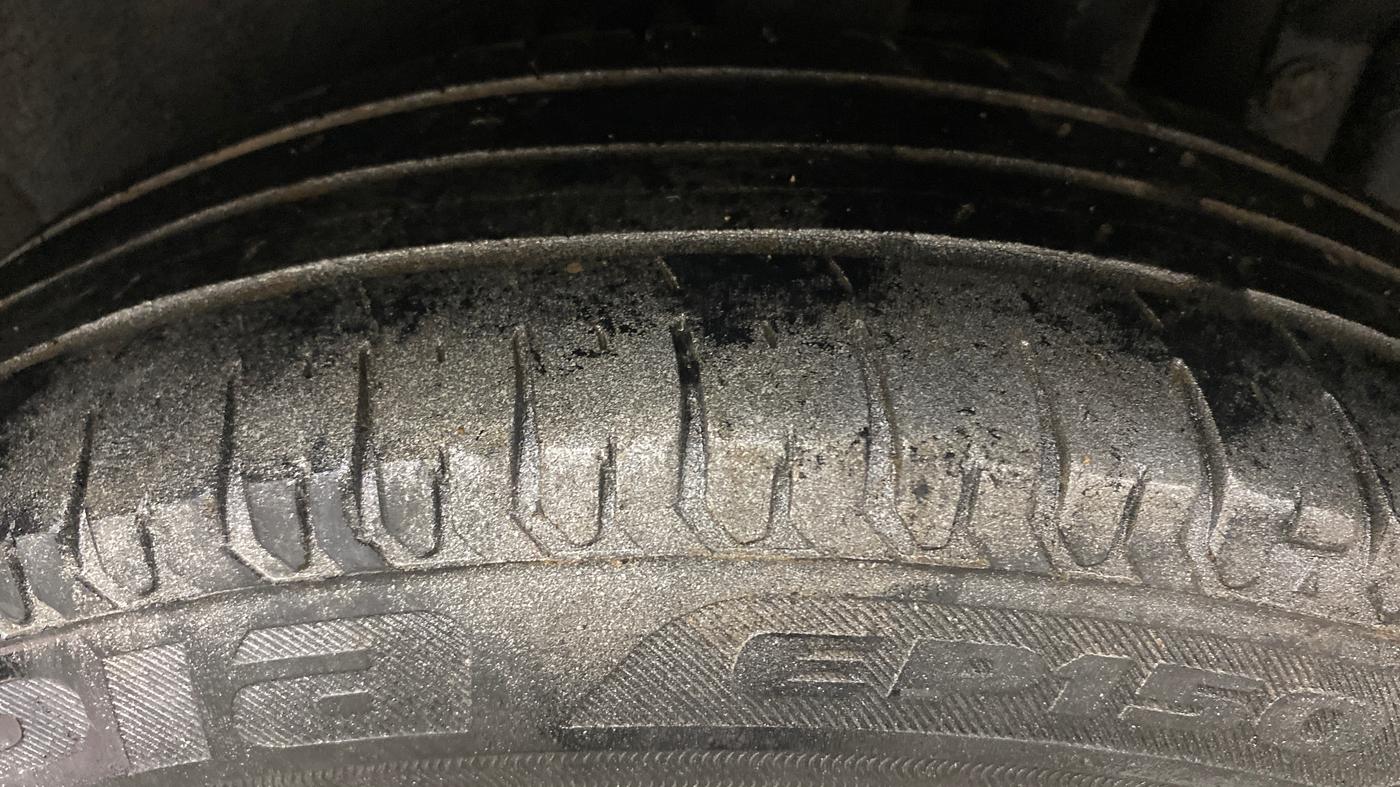 2013 Maruti Swift VDI, Diesel, Manual, 1,45,424 km, Left Rear Tyre Tread