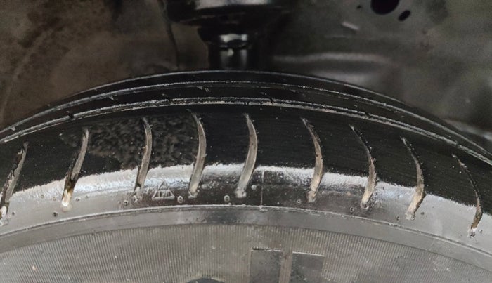 2013 Maruti Wagon R 1.0 LXI, Petrol, Manual, 93,879 km, Right Front Tyre Tread