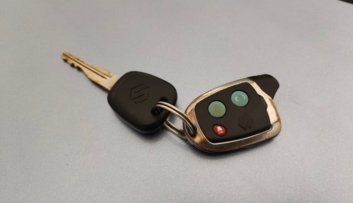 2013 Maruti Wagon R 1.0 LXI, Petrol, Manual, 93,879 km, Key Close Up