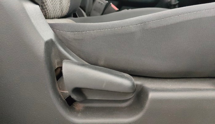2013 Maruti Wagon R 1.0 LXI, Petrol, Manual, 93,879 km, Driver Side Adjustment Panel