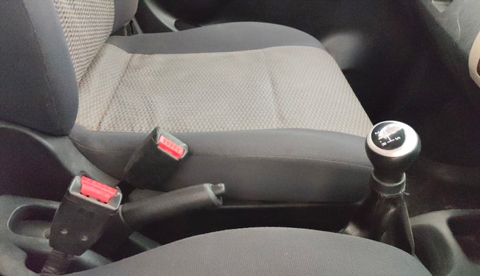 2013 Maruti Wagon R 1.0 LXI, Petrol, Manual, 93,879 km, Gear Lever