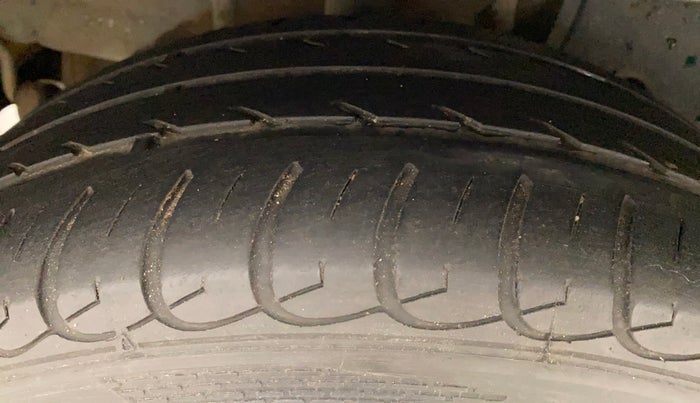 2016 Tata Tiago XZ PETROL, Petrol, Manual, 79,538 km, Right Rear Tyre Tread