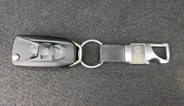 2016 Tata Tiago XZ PETROL, Petrol, Manual, 79,538 km, Key Close Up