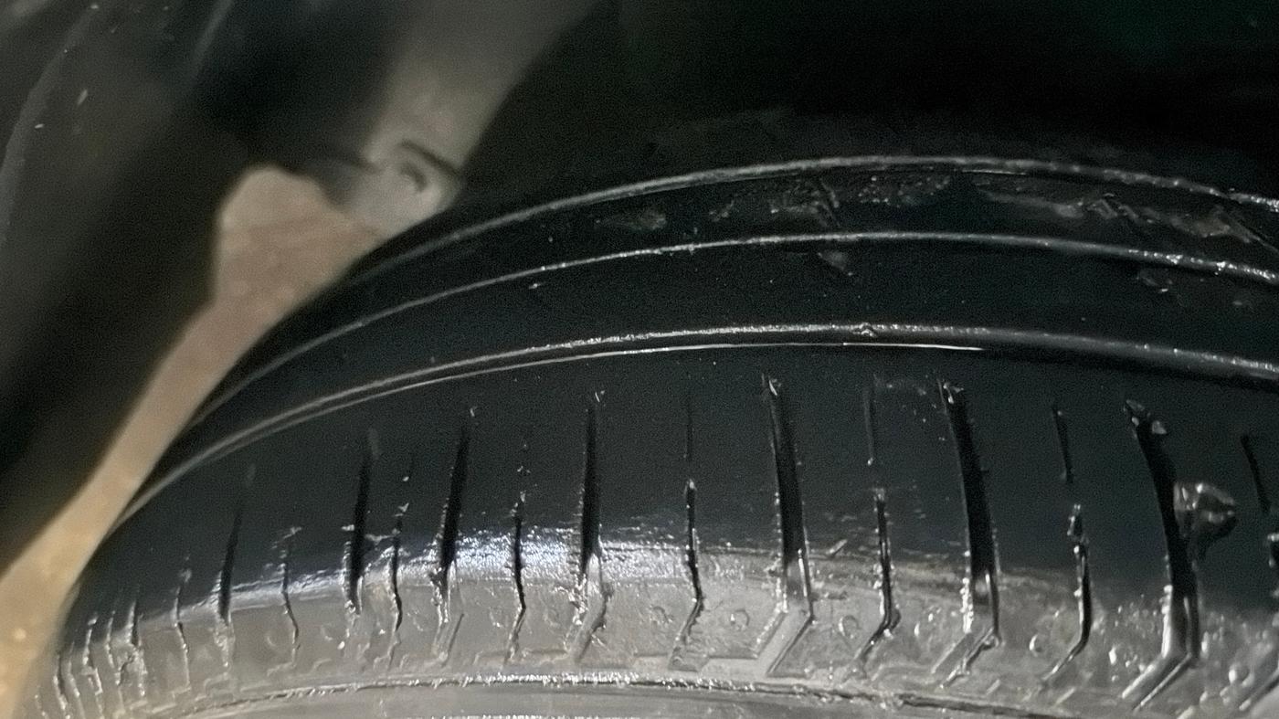 2023 Tata PUNCH PURE MT, Petrol, Manual, 37,653 km, Left Front Tyre Tread