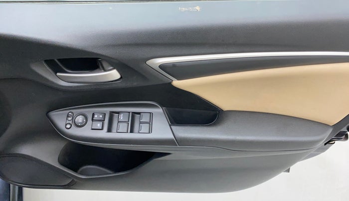 2022 Honda Jazz 1.2L I-VTEC ZX CVT, Petrol, Automatic, 23,104 km, Driver Side Door Panels Control