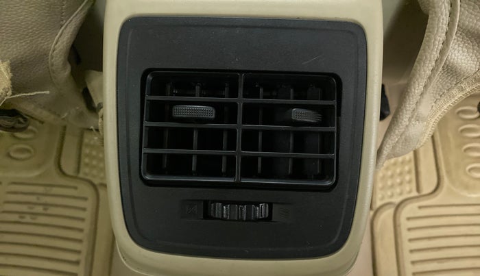 2017 Maruti Dzire VDI, Diesel, Manual, 49,088 km, Rear AC Vents