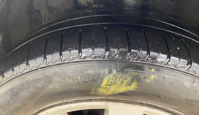 2013 Nissan Sunny XV PETROL, Petrol, Manual, 77,553 km, Left Front Tyre Tread