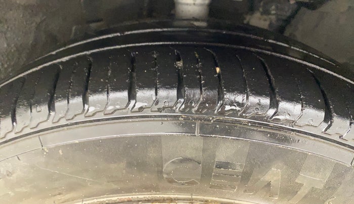 2013 Nissan Sunny XV PETROL, Petrol, Manual, 77,553 km, Right Front Tyre Tread