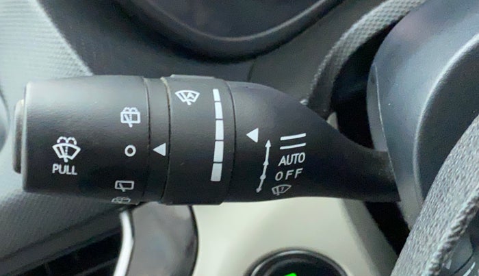 2021 Tata NEXON XZ PLUS SUNROOF PETROL DUAL TONE, CNG, Manual, 38,773 km, Rain Sensing Wipers