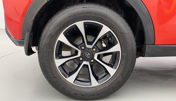 2021 Tata NEXON XZ PLUS SUNROOF PETROL DUAL TONE, CNG, Manual, 38,773 km, Right Rear Wheel
