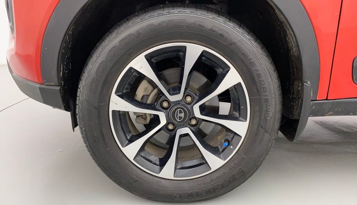 2021 Tata NEXON XZ PLUS SUNROOF PETROL DUAL TONE, CNG, Manual, 38,773 km, Left Front Wheel