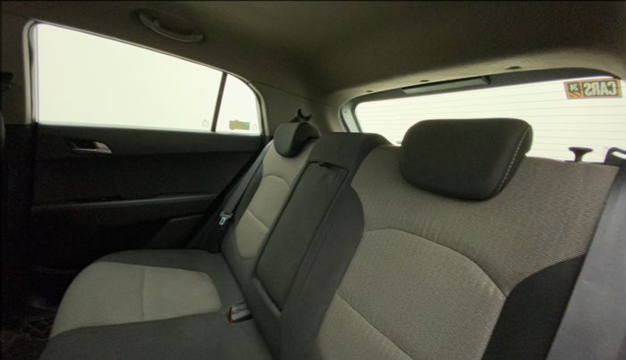 2016 Hyundai Creta SX PLUS 1.6 PETROL, Petrol, Manual, 84,716 km, Right Side Rear Door Cabin