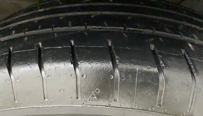 2016 Hyundai Creta SX PLUS 1.6 PETROL, Petrol, Manual, 84,716 km, Right Front Tyre Tread