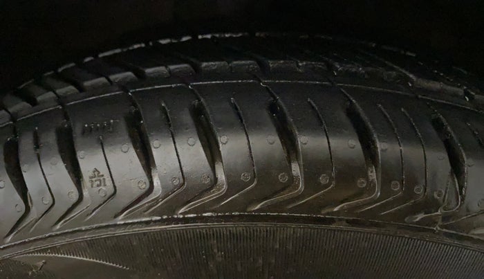 2019 Hyundai Grand i10 SPORTZ 1.2 KAPPA VTVT, Petrol, Manual, 65,628 km, Right Front Tyre Tread