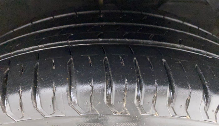 2019 Maruti Ertiga ZXI SHVS, Petrol, Manual, 22,086 km, Right Front Tyre Tread