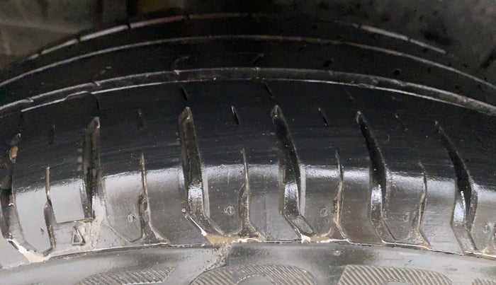 2019 Maruti Ertiga ZXI SHVS, Petrol, Manual, 22,086 km, Right Rear Tyre Tread