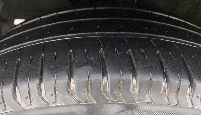 2019 Maruti Ertiga ZXI SHVS, Petrol, Manual, 22,086 km, Left Front Tyre Tread