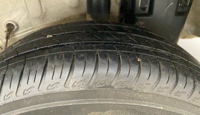 2011 Toyota Etios G, Petrol, Manual, 73,409 km, Left Rear Tyre Tread