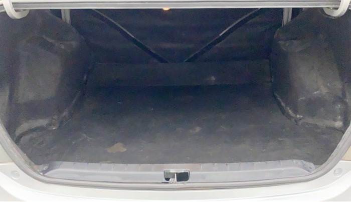 2011 Toyota Etios G, Petrol, Manual, 73,409 km, Boot Inside