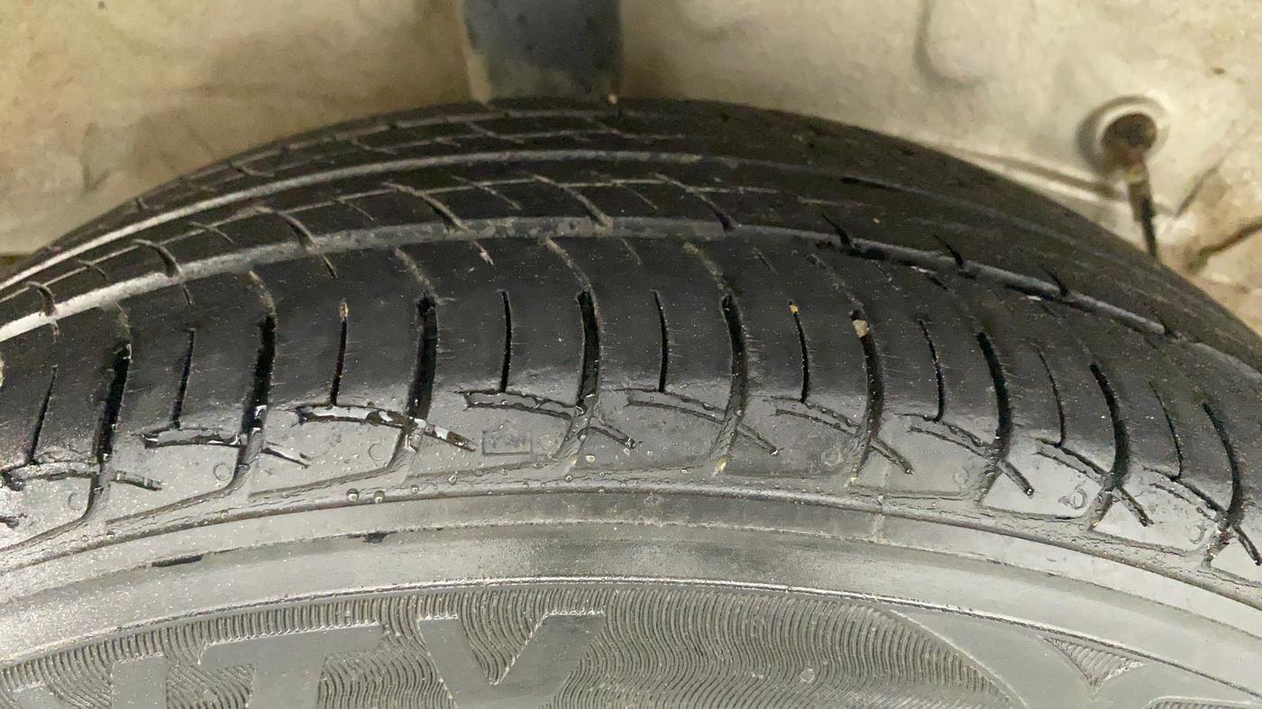 2011 Toyota Etios G, Petrol, Manual, 73,409 km, Right Rear Tyre Tread