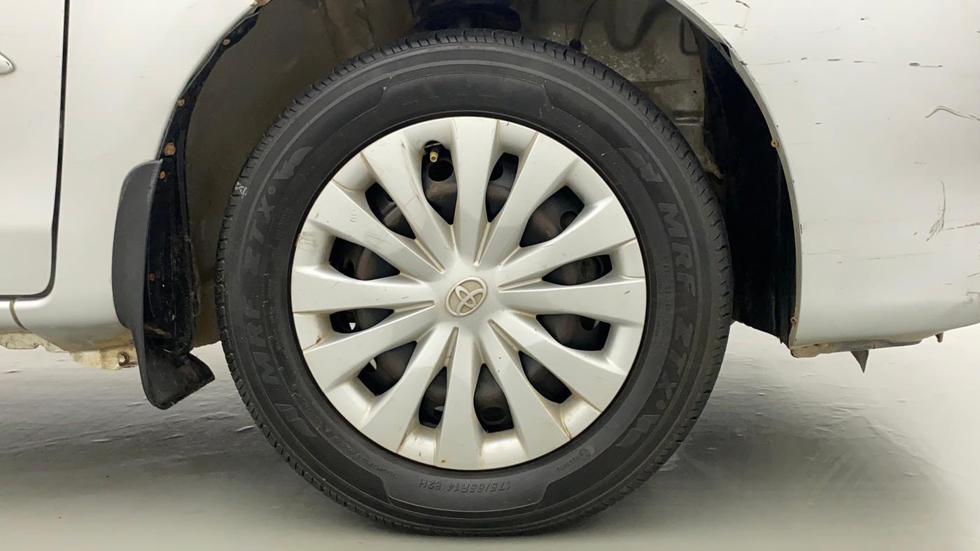 2011 Toyota Etios G, Petrol, Manual, 73,409 km, Right Front Wheel