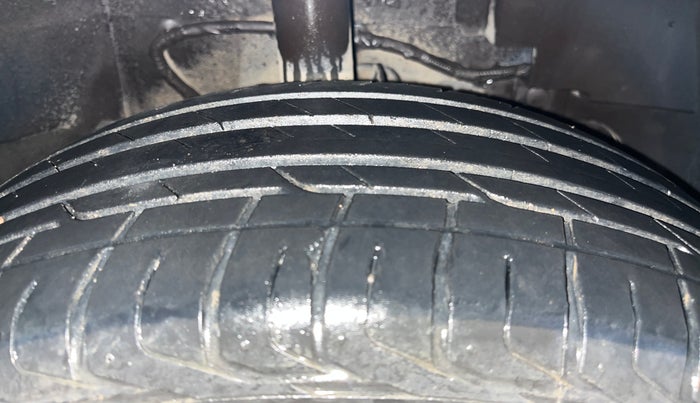 2020 Tata NEXON XZA PLUS (O) PETROL, Petrol, Automatic, 30,173 km, Right Front Tyre Tread