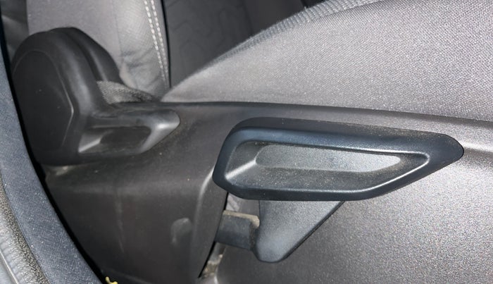 2020 Tata NEXON XZA PLUS (O) PETROL, Petrol, Automatic, 30,173 km, Driver Side Adjustment Panel