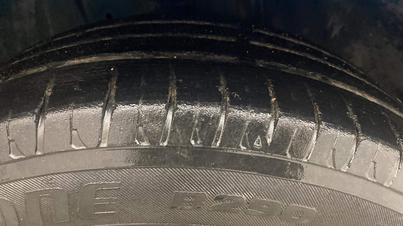 2018 Maruti IGNIS DELTA 1.2, Petrol, Manual, 60,043 km, Right Front Tyre Tread