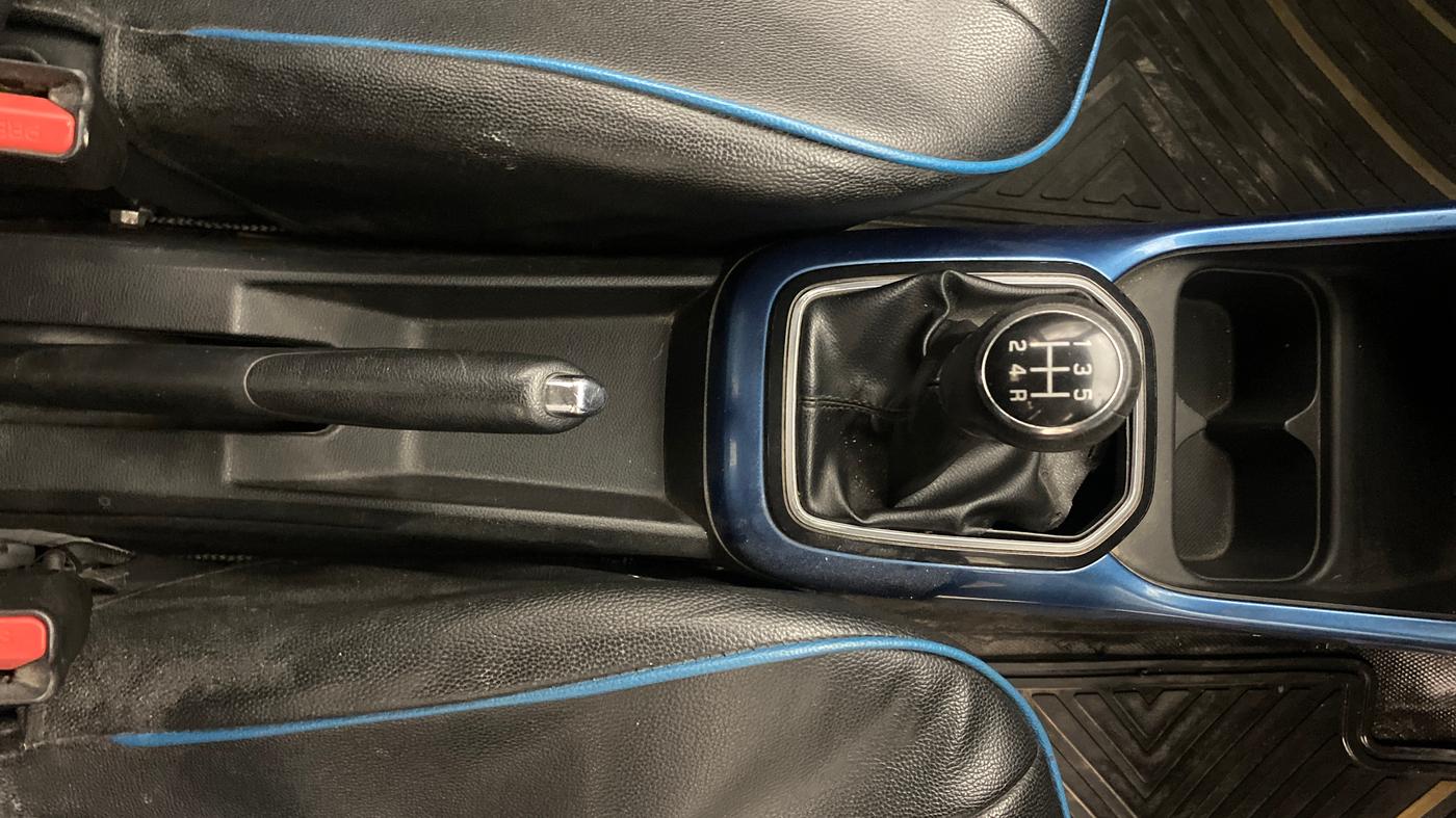 2018 Maruti IGNIS DELTA 1.2, Petrol, Manual, 60,043 km, Gear Lever