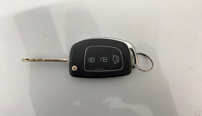 2013 Hyundai i20 MAGNA 1.2, Petrol, Manual, 1,11,877 km, Key Close Up
