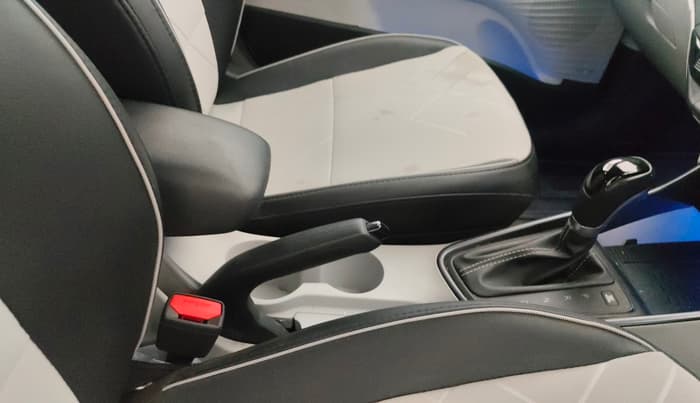 2025 Hyundai NEW I20 ASTA (O) 1.2 IVT, Petrol, Automatic, 3,891 km, Gear Lever