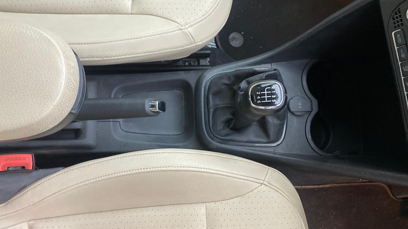 2021 Skoda Rapid STYLE TSI, Petrol, Manual, 45,600 km, Gear Lever