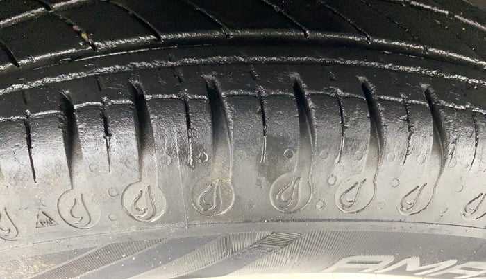 2020 Renault Kwid RXL, Petrol, Manual, 32,399 km, Right Front Tyre Tread