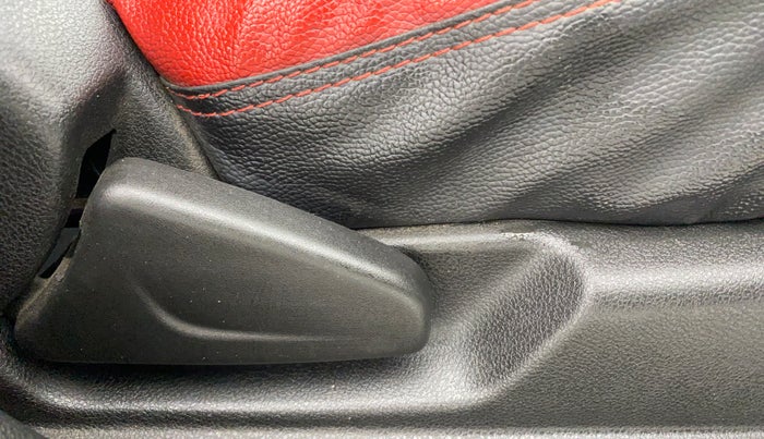 2020 Renault Kwid RXL, Petrol, Manual, 32,399 km, Driver Side Adjustment Panel