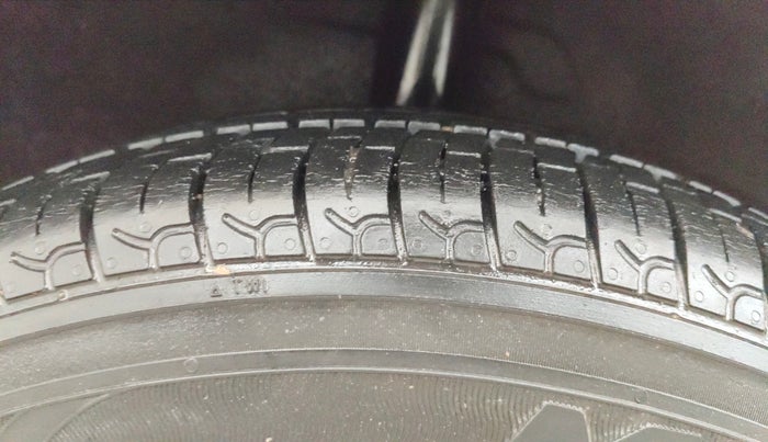 2020 Hyundai NEW SANTRO SPORTZ CNG, CNG, Manual, 21,111 km, Right Rear Tyre Tread