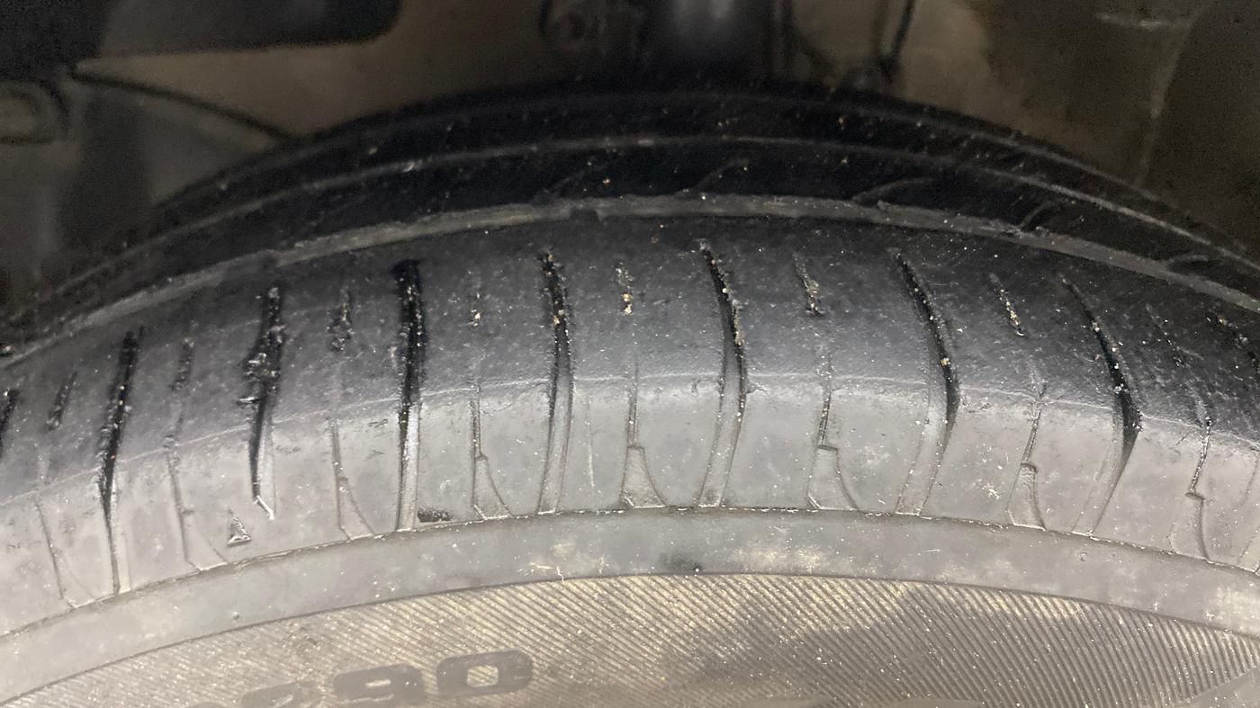 2015 Honda Amaze 1.2L I-VTEC SX, Petrol, Manual, 77,175 km, Left Front Tyre Tread