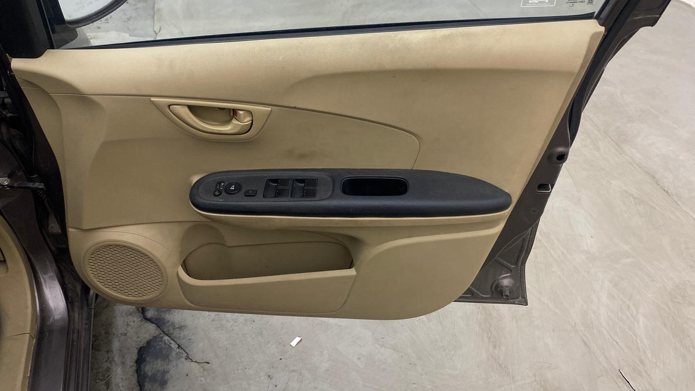 2015 Honda Amaze 1.2L I-VTEC SX, Petrol, Manual, 77,175 km, Driver Side Door Panels Control