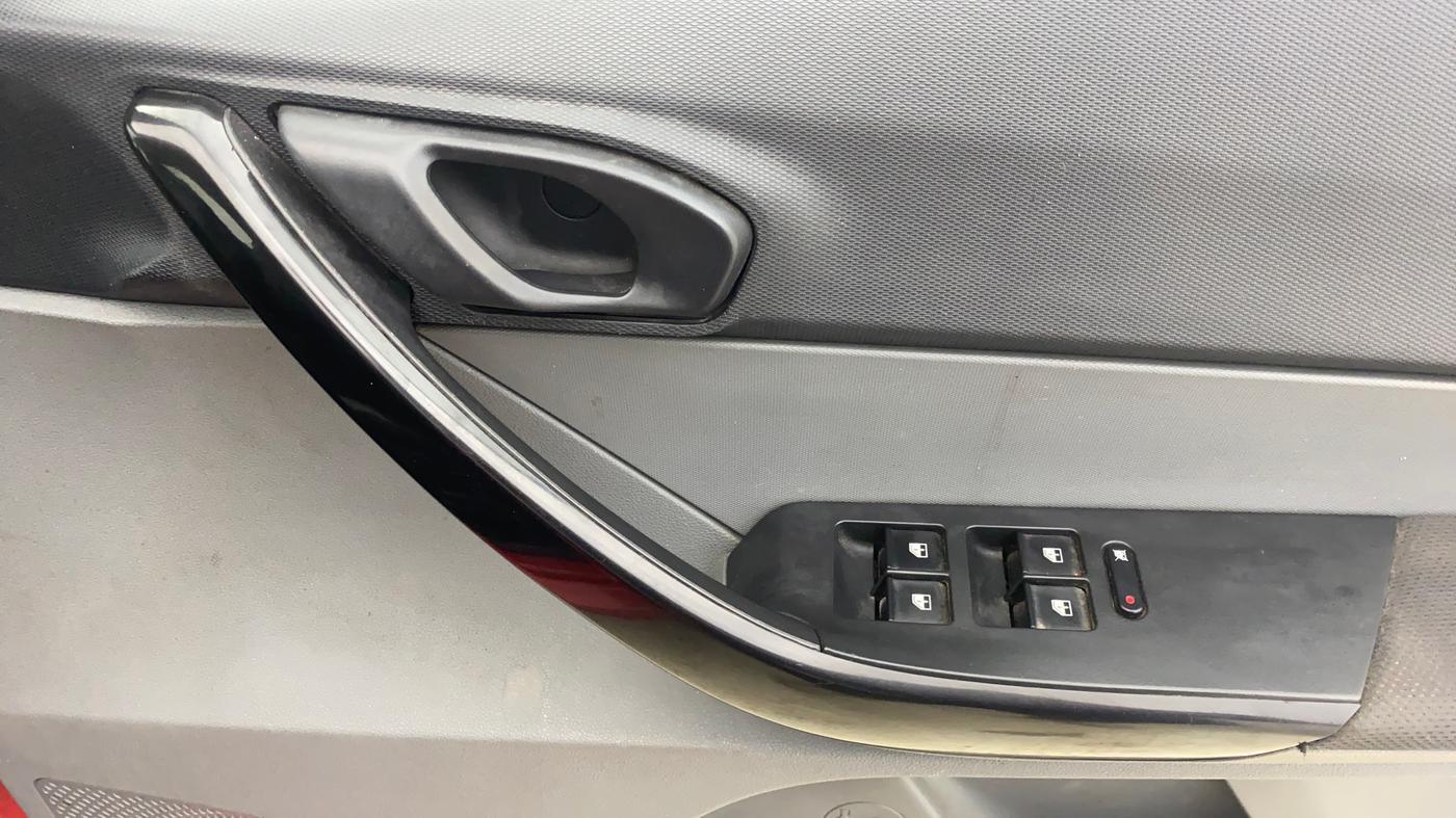 2017 Tata TIGOR XT DIESEL, Diesel, Manual, 67,389 km, Driver Side Door Panels Control