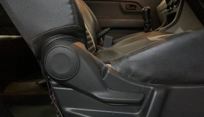 2020 Maruti New Wagon-R LXI CNG 1.0, CNG, Manual, 96,143 km, Driver Side Adjustment Panel