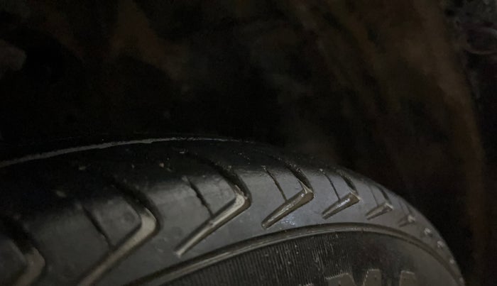 2020 Maruti New Wagon-R LXI CNG 1.0, CNG, Manual, 96,143 km, Left Front Tyre Tread