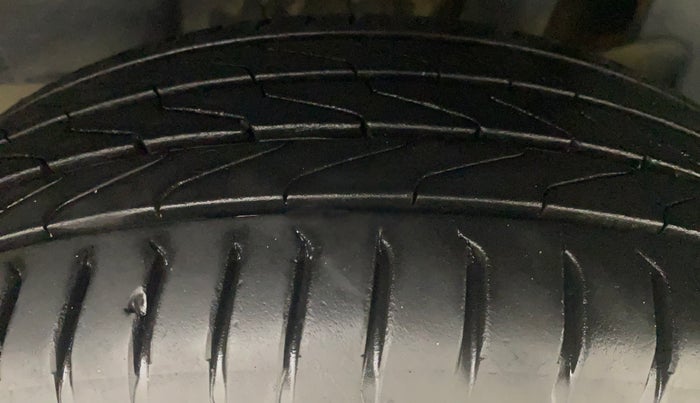 2019 Maruti Swift ZDI, Diesel, Manual, 67,211 km, Left Rear Tyre Tread