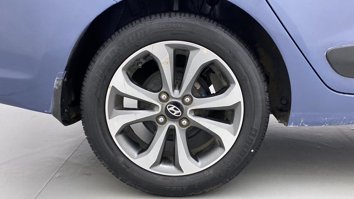 2014 Hyundai Xcent SX AT 1.2 (O), Petrol, Automatic, 40,254 km, Right Rear Wheel