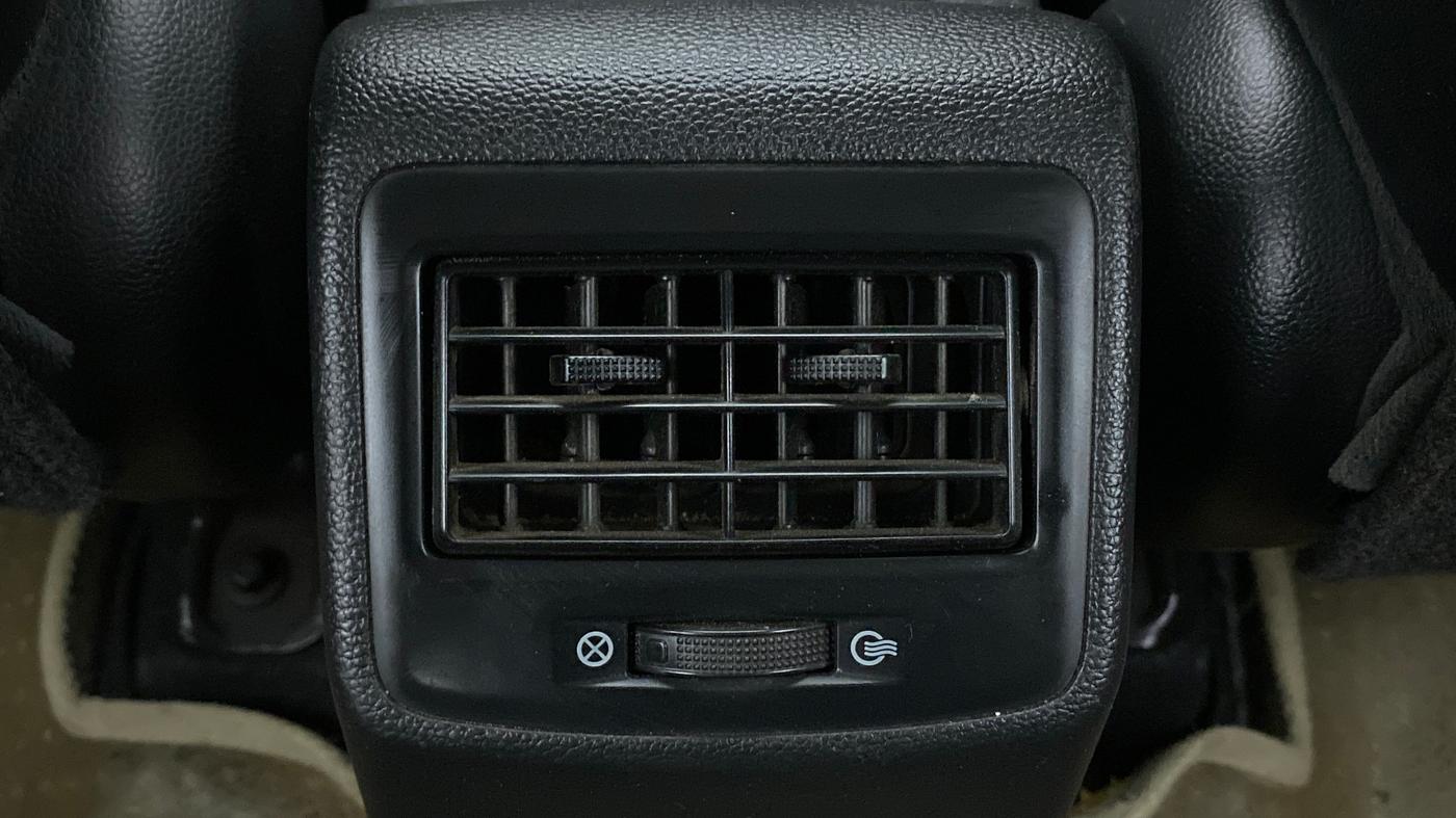 2014 Hyundai Xcent SX AT 1.2 (O), Petrol, Automatic, 40,254 km, Rear AC Vents
