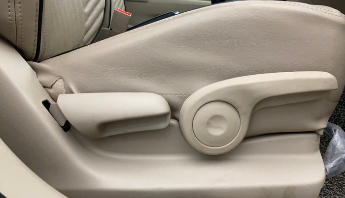 2024 Maruti Ciaz ZETA 1.5 SHVS MT PETROL, Petrol, Manual, 37,070 km, Driver Side Adjustment Panel